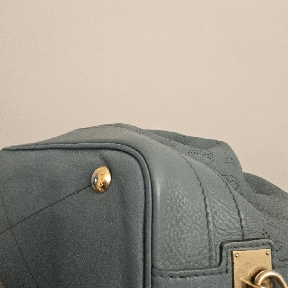 Louis Vuitton Mahina Cirrus PM Tote in Blue โ Strap, Lock & Key, Dustbag, COA - Picture 16 of 16